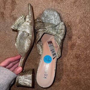 Gold bow short heels